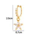 Manchette d'oreille dorée avec fleur en zircone, hauteur 2,0 cm et largeur fleur 0,7 cm - Forme de fleur (2624-9#) / Or