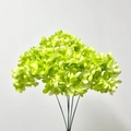 Mazzo di 5 ortensie artificiali giallo-verdi per decorazioni nuziali su sfondo bianco - Verde erba