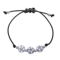 Verstellbares schwarzes Kordelarmband mit Fußballperlen und Metall-Abstandshaltern - Schwarzes Fußball-Webarmband