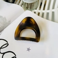 Medium triangular cat ear hair claw clip in elegant amber tortoiseshell finish - Medium (approx. 6cm) / Matte Light Tortoise