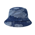 Detailansicht eines Fischerhutes aus Denim mit Schneeflocken-Waschung und Nähten - Blau Snow Wash Denim (09)