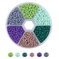 Set di perline di vetro in 6 colori toni verdi in una custodia rotonda trasparente - Serie Giardino di Primavera (3mm) / 1900pz/Scatola
