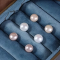 Elegante natuurlijke zoetwaterparels in wit roze en champagne op blauw fluweel - 6-6.5mm / Natuurlijk Roze Paars