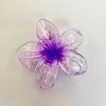 Pinza de pelo de flor morada transparente brillante con acabado de purpurina - Pinza Para El Pelo Con Diseño De Frangipani Morado Con Copos De Nieve [aprox. 8 X 7 X 4 Cm]