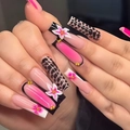 Lange Sargnägel mit rosa Leopardenmuster und 3D-Blumenakzenten für einen mutigen Look - 3D Blume Leopard Kleber Stil (SGCY-576)