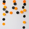 2-meter Halloween black and orange circular paper garland for DIY party window decorations - 2m Halloween Circle Garland Black & Orange