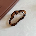 Pince à cheveux élégante en écaille de tortue marron foncé avec design ondulé - Pince à cheveux nuage / Ambre