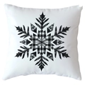 Dettaglio di un copricuscino bianco con un grande motivo a fiocco di neve a quadri neri - 45x45cm / Grande fiocco di neve a quadri