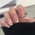 Unghie finte fatte a mano con stelle, motivi muccati e punte French colorate alla moda - Extra Piccolo (XS) / Stella Cremosa Francese (Trapezio Corto)