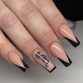 Unghie finte lunghe con base nude, punte francesi a V nere e motivi a drago - Stile con Motivo a Dragone Francese Nero (JP2567)