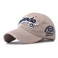 Dettaglio del cappellino da baseball in cotone kaki con ricamo Orlando 01 e bordo logoro - Regolabile / Cachi