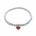 Dettaglio di un bracciale a sfere da 4mm in acciaio inossidabile con ciondolo a cuore rosso - Argento Rosso