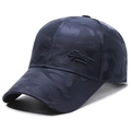 Dunkelblaue Herren-Baseballkappe mit Tarnmuster und 3D-Sport-Stickerei in 45-Grad-Ansicht - Stickerei-Etikett / Marineblau