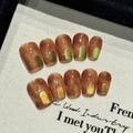 Faux ongles faits main en écaille d'ambre avec accents luxueux dorés et vert œil de chat - Très Petit (XS) / Style Dégradé Brun Ambre (2123)