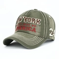 Gorra de béisbol de algodón verde oscuro con bordado vintage de New York y America - Verde Militar