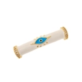 Détail d'un pendentif cylindrique en émail blanc avec œil bleu et accents dorés - Blanc