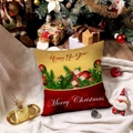Funda de cojín navideña de felpa corta con estampados dorados sobre manta de punto blanca - Caja de Regalo de Bola de Navidad Dorada