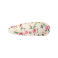 Pasador de pelo con estampado floral y bordes ondulados sobre tela beige suave - Estilo 10