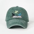 Vintage grüne gewaschene Baumwoll-Baseballkappe mit bestickten fliegenden Drachen und Buch - Einheitsgröße / Dunkelgrün