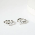 Zilveren roestvrijstalen oorringen met heldere driehoekig geslepen zirkonia steentjes - Zilver Met Witte Zirkonia
