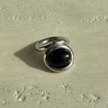 Anello vintage minimalista in argento con una grande pietra di agata nera ovale - US 6 / Argento Onice Nero