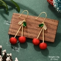 Boucles d'oreilles cerises rétro avec fruits rouges et feuilles en zircon vert - Boucles d'Oreilles Cerise Rouge Mat