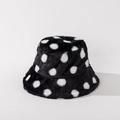 Dettaglio cappello alla pescatora in peluche nero a pois per calore autunnale - M (56-58cm) / Nero