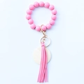 Llavero de pulsera con cuentas de madera rosa con borla de cuero y cierre de metal - Rosa Roja