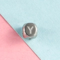 Perle cube en acier inoxydable argenté avec lettre Y pour création de bijoux - Lettre Y