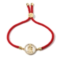 Bracciale intrecciato rosso regolabile con medaglia religiosa oro e zirconi lucidi - Ciondolo con la Figura di San Giuda / Rosso