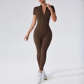 Combinaison de yoga moulante marron foncé pour femme avec manches courtes et zip - S / Café