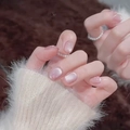 Korte ronde cat-eye kunstnagels in roze met decoratieve 3D-reliëf kattenpootjes - M / Schattige Kattenpoot Stijl (S86) / 10 Stuks