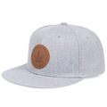 Cappello snapback grigio mélange con toppa in pelle marrone e motivo foglia di cannabis - Taglia unica / Bianco