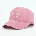 Berretto da baseball in cotone lavato rosa con ricamo bassotto bianco stile vintage - Regolabile / Rosa
