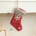 Calza natalizia rossa con fiocco di neve bianco e bordo in ecopelliccia grigia, 24cm - Piccolo / Rosso