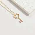 Collana con pendente a cuore in oro 14K con zirconi rosa su pietra bianca elegante - Chiave a Cuore con Zircone Rosa (XL3333-5)