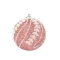 Roze 8cm kerstbal met witte kantpatronen en decoratieve parelkettingen - 8cm / Roze