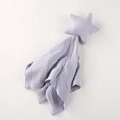 Dettaglio della copertina di sicurezza in mussola di cotone viola con stella soffice - 40*40cm / Stella Blu Grigio