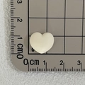 Mini cœur en résine blanc crème mat pour nail art DIY et bijoux, taille 1,3 cm - Poche zippée