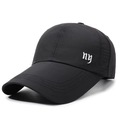Cappellino da baseball nero traspirante ad asciugatura rapida con ricamo NY e fori laser - Regolabile / Nero