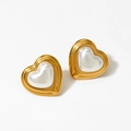 316L stainless steel heart-shaped pearl stud earrings with a vintage gold frame finish - Gold Heart Earrings D2902