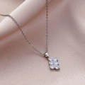 Collana minimalista con pendente in zirconi a doppia fila su fondo di seta - Argento