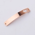 Conector rectangular de acero oro rosa con corazón calado para creación de joyas - 1.5*6*39mm / Oro rosa