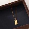 Minimalist S925 silver necklace with golden square pendant engraved with letter V - Letter V / Gold