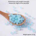 Cuentas de resina en forma de estrella azul claro de 0,8 cm para joyería artesanal DIY - Sin agujero (1 Pieza/Paquete) / Azul