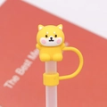 Κίτρινο κάλυμμα καλαμακίου Shiba Inu σιλικόνης με δακτύλιο για καλαμάκια 8-10mm - Κίτρινο Σκυλάκι με Ρουζ 10mm / Συσκευασμένο χωρίς καλαμάκι