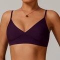 Dunkelvioletter Yoga-Sport-BH mit V-Ausschnitt und schmalen Trägern in mattem Finish - S / Traubenlila
