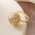 Lujoso anillo de racimo chapado en oro de 18K con esfera de circonitas baguette - Anillo de Circonia Baguette en Racimo de Esferas