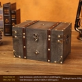 Grote vintage houten kist met donkere houtnerf en bruine leren riemen voor opslag - XL-Gesp / Grijs