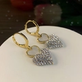 Golden heart earrings with zircon rhinestones and shell inlay in s925 silver - E5629 Ear Buckle / White Heart